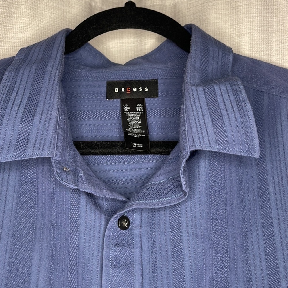 Axcess button down ! - Picture 3 of 4